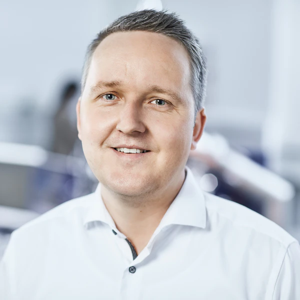 Dr. Karsten Lamann